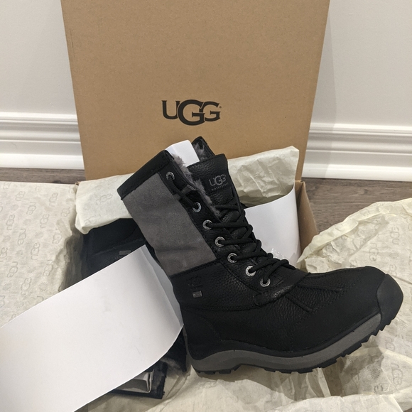 UGG Adirondack III Boots (6 US) in black - Picture 3 of 5